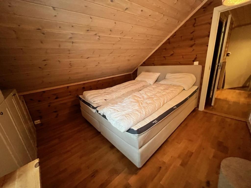 Three-Bedroom Holiday Cottage Tjorhom Exterior photo